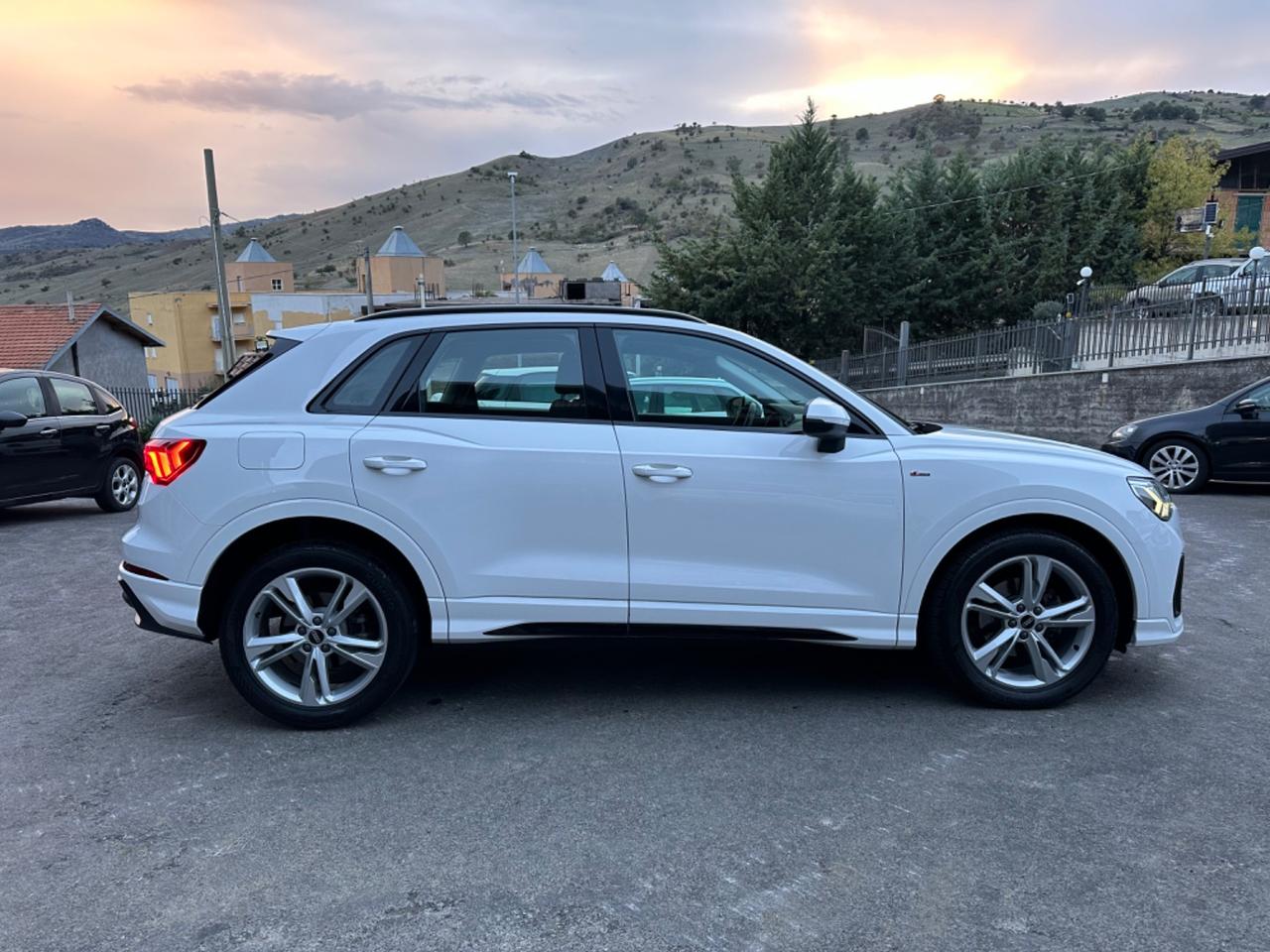 Audi Q3 35 TDI S tronic Business