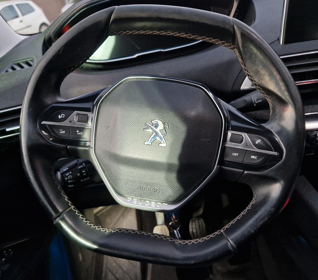 Peugeot 3008 BlueHDi 120 S&S Allure