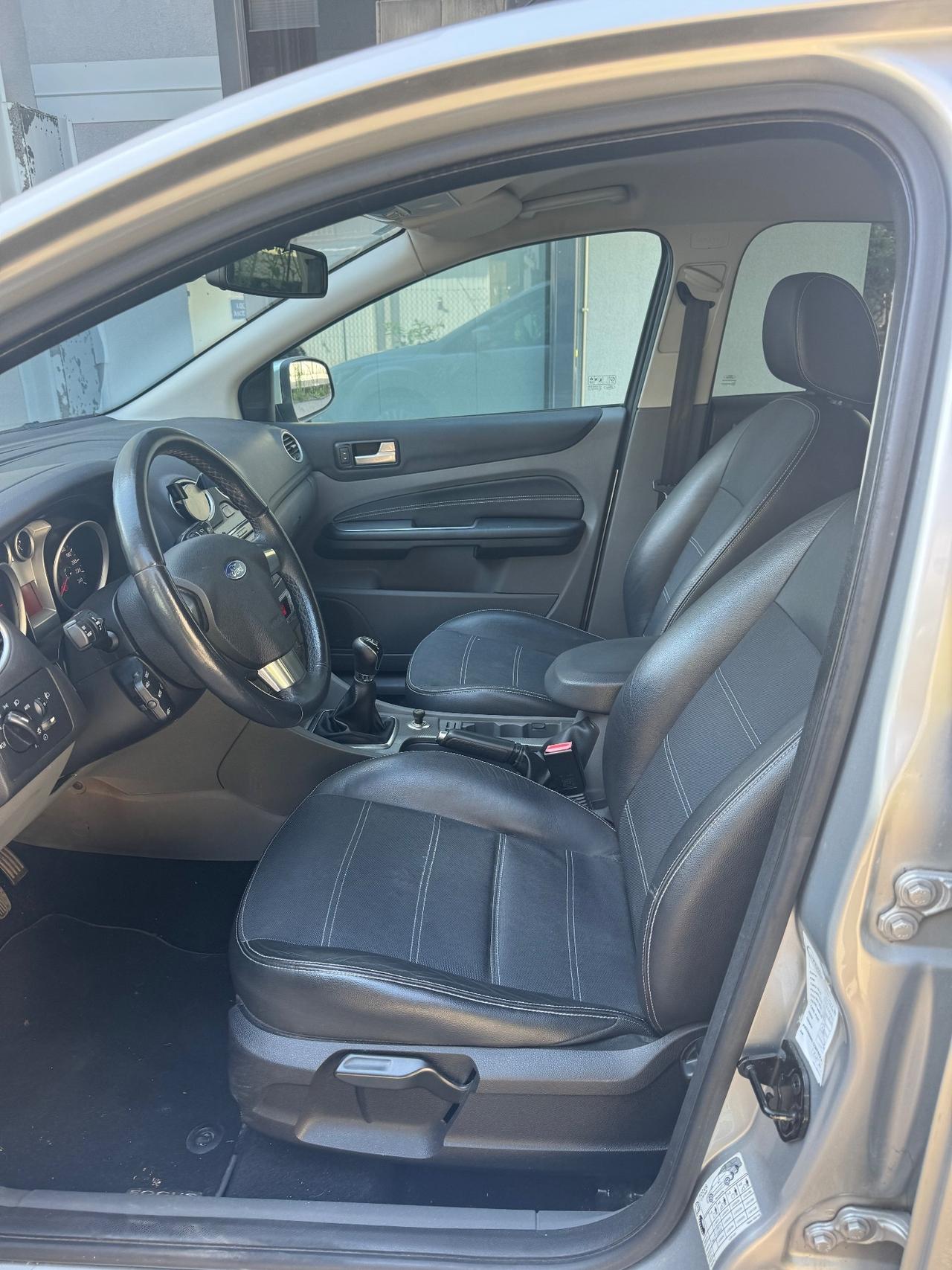 Ford Focus 1.6 TDCi (110CV) 5p. Tit. DPF