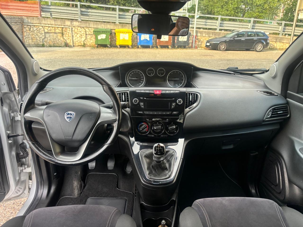 Lancia Ypsilon 1.2 69 CV 5 porte S&S Silver