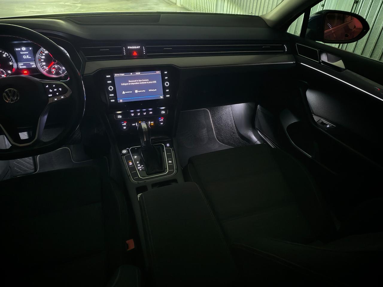 Volkswagen Passat Variant 1.6 TDI SCR DSG Business BMT