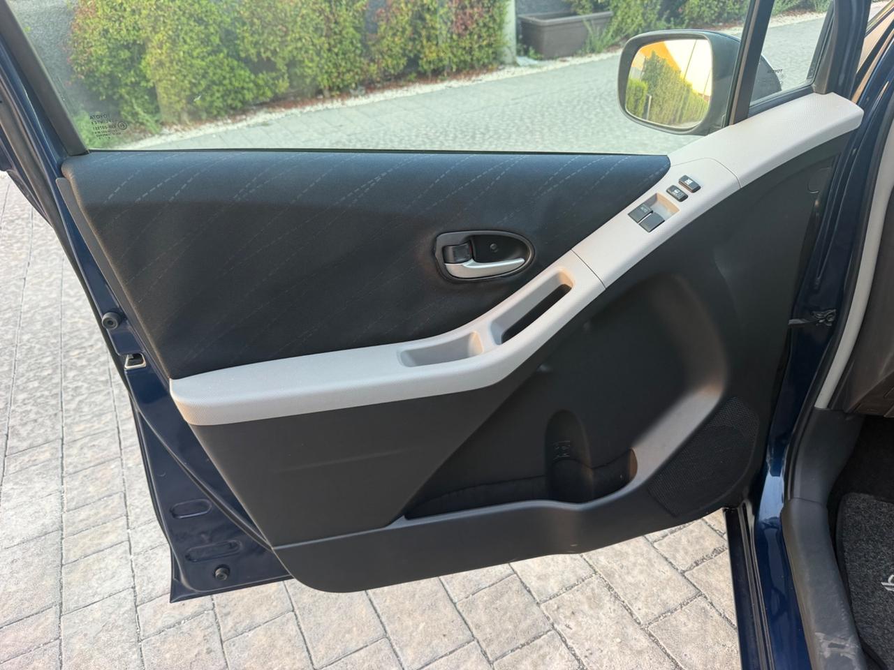 Toyota Yaris 1.3 5 porte Navi