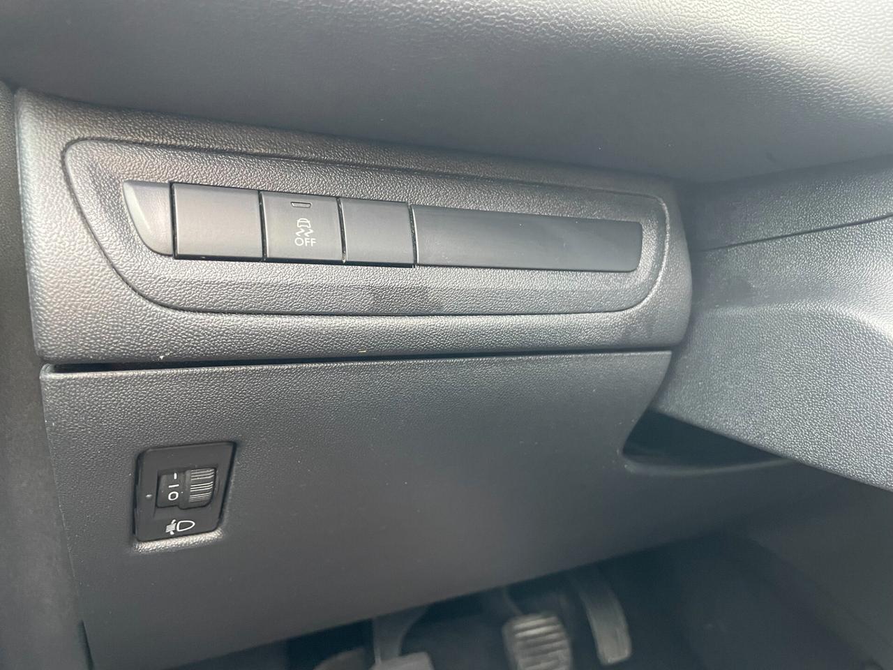 Peugeot 208 1.2 VTi 82 CV 5 porte Active IDONEA NEOPATENTATI