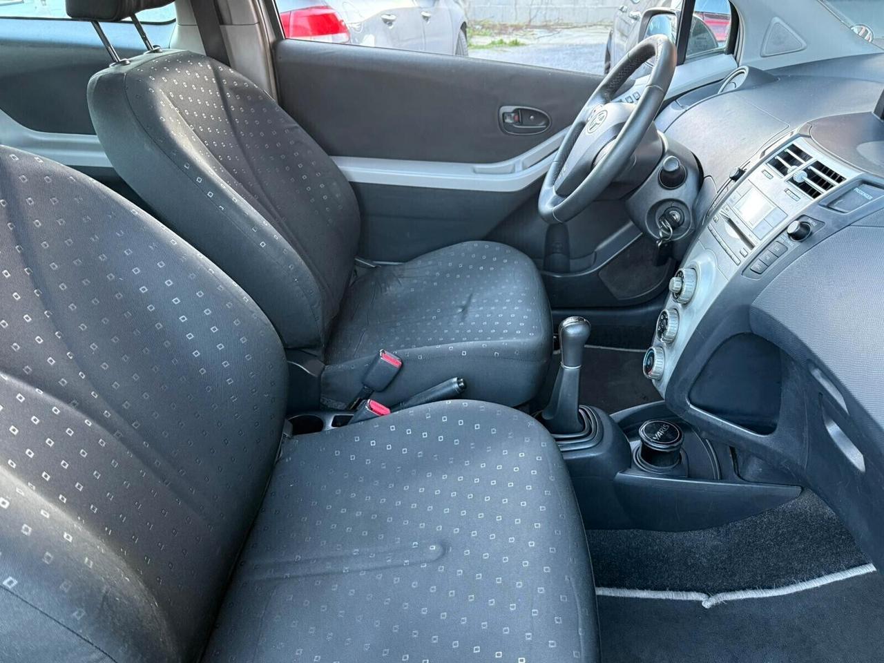 Toyota Yaris 1.0 - 117.000KM - TUTTO INCLUSO - SUPERPREZZO