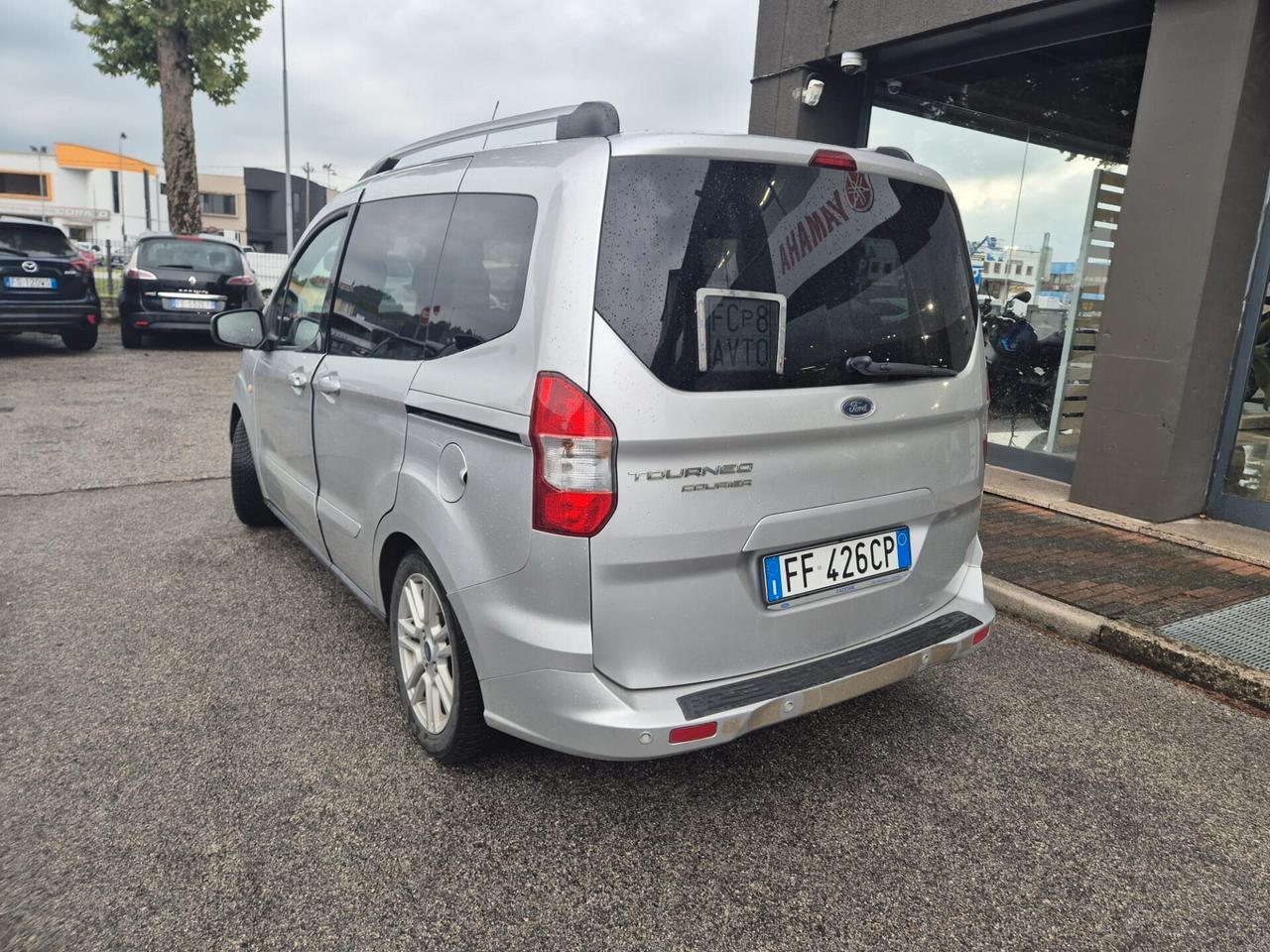 Ford Tourneo Courier 1.5 TDCI Titanium E6B