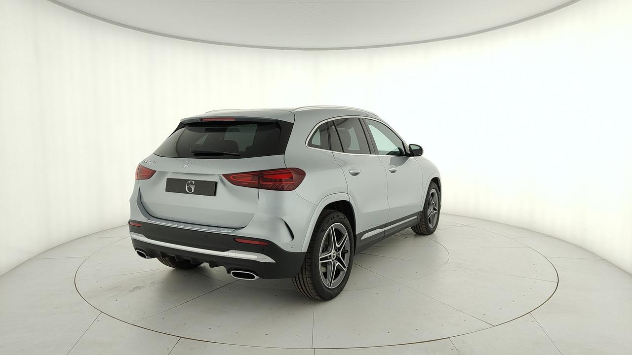 Mercedes-Benz GLA 200 d automatic