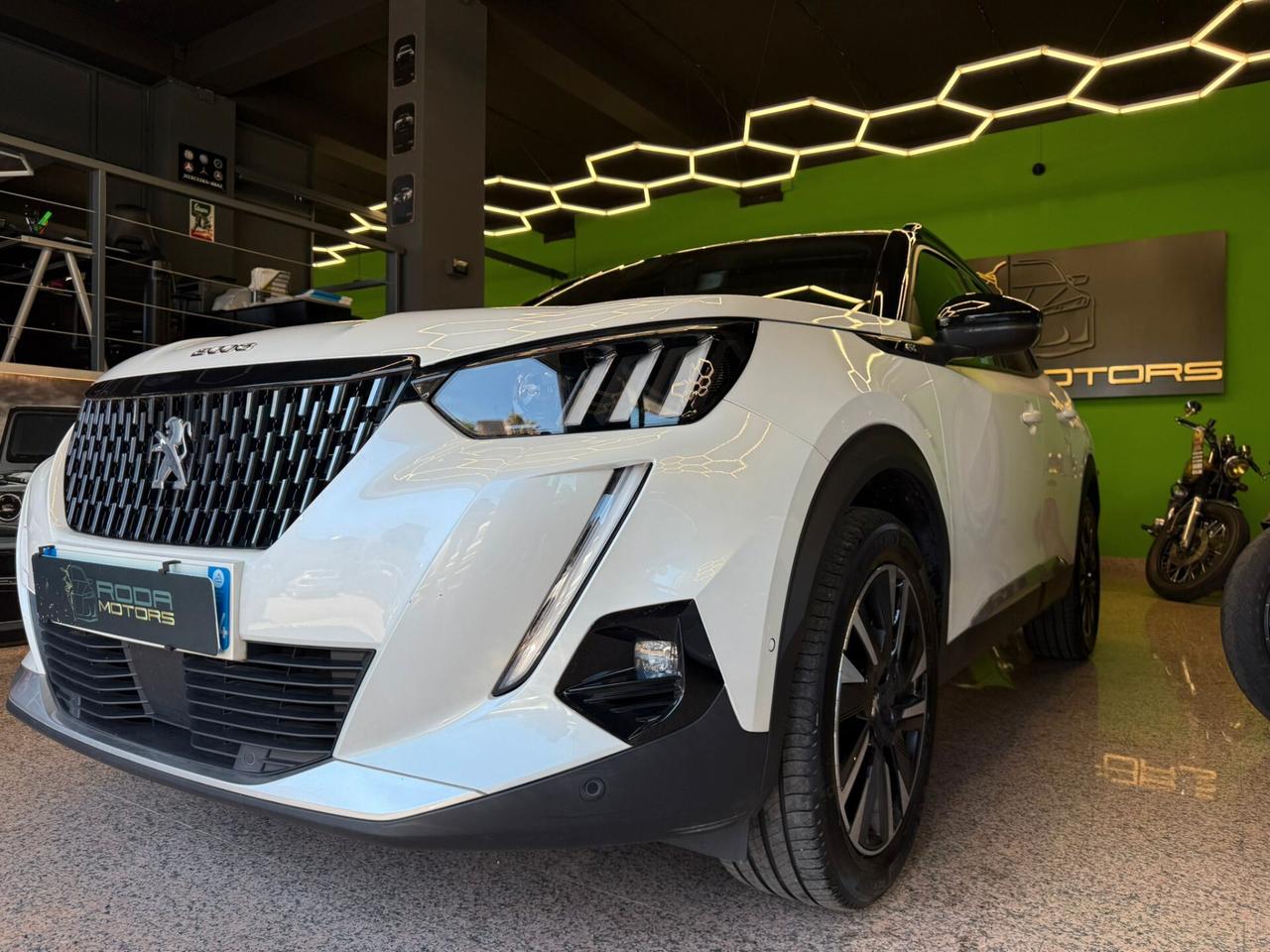 Peugeot 2008 PureTech 155 S&S EAT8 GT