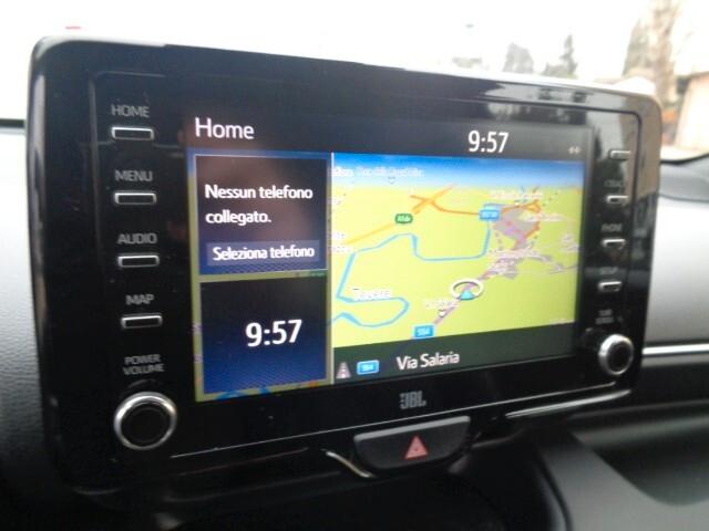 Toyota Yaris 1.5 Hybrid 5 porte Style BIANCO PERLATO TETTO NERO NAVIGAZIONE