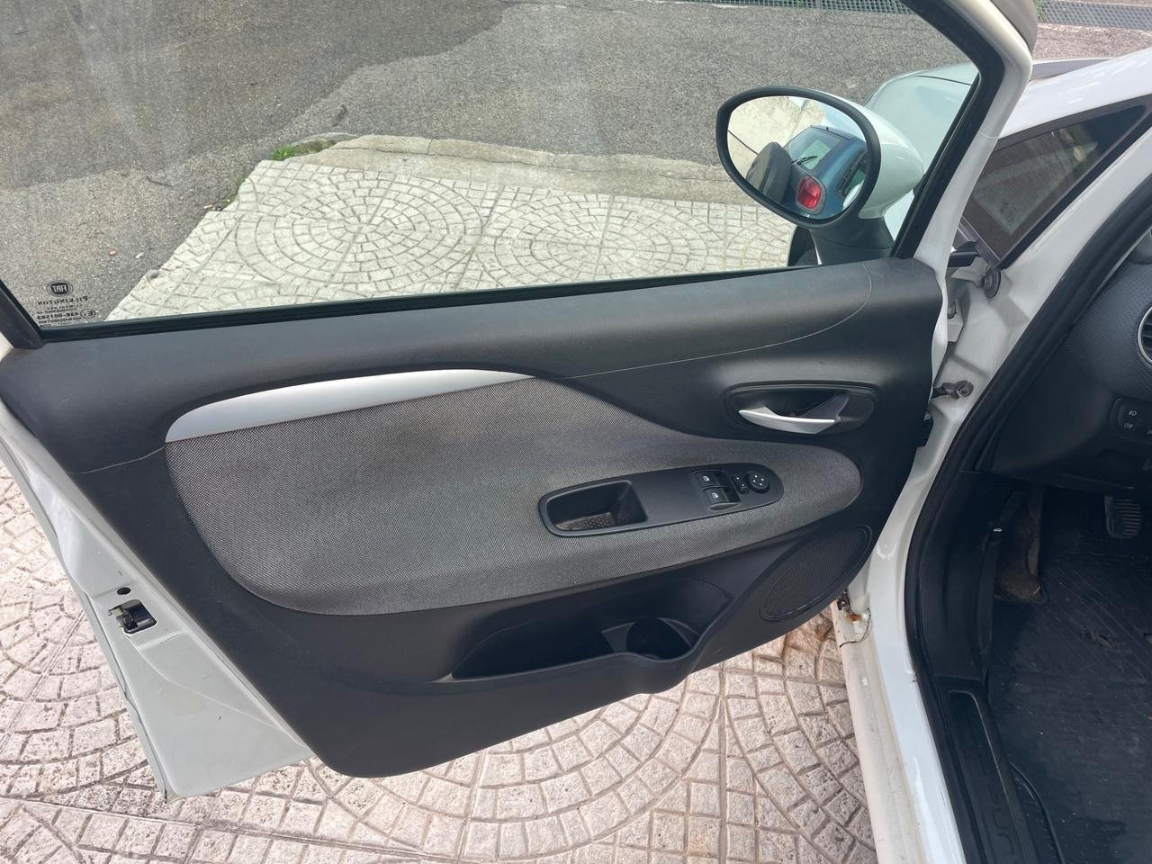 Fiat Punto Evo 1.3 Mjt 75 CV 5 porte n1