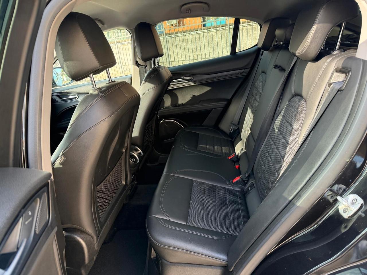 Alfa Romeo Stelvio 2.2 Turbodiesel 190 CV AT8 Q4 Executive