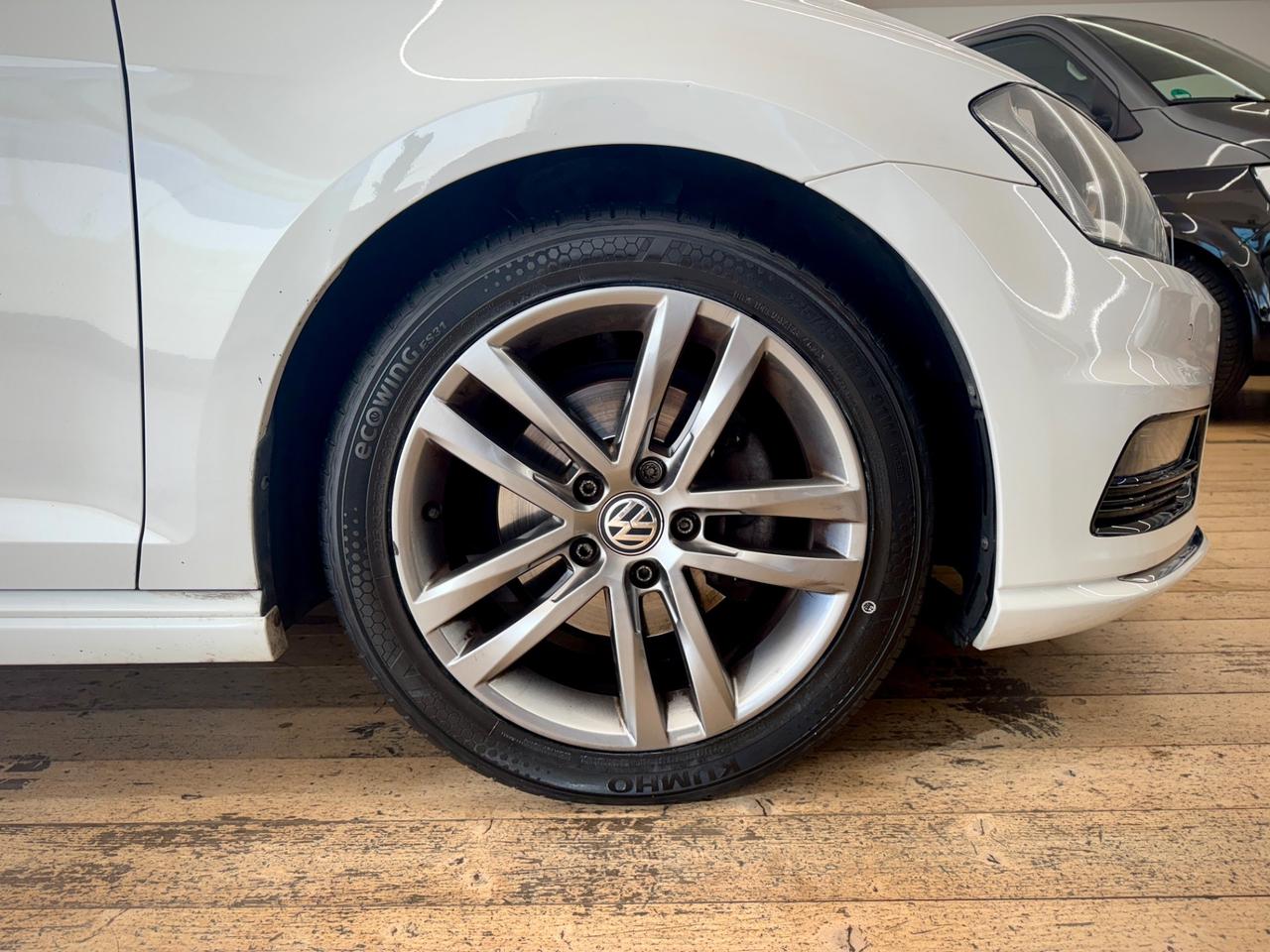 Volkswagen Golf R-LINE SPORT 150 CV