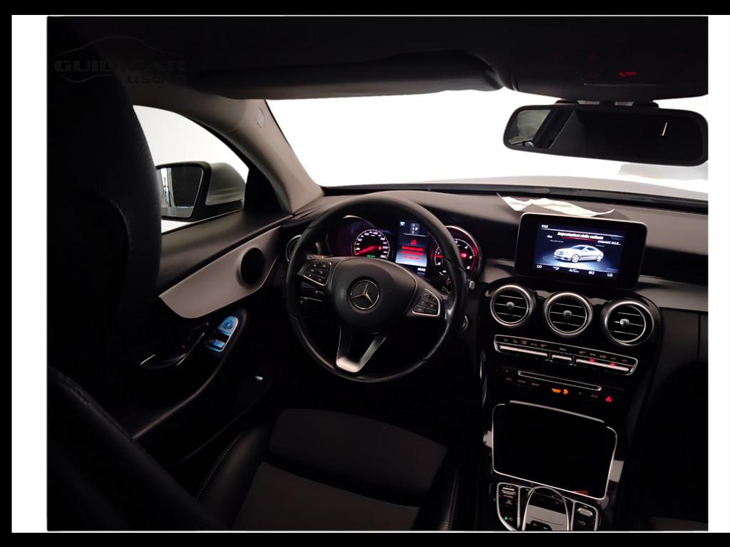 Mercedes-Benz Classe C-C205 2016 Coupe - C Coupe 220 d Premium 4matic auto