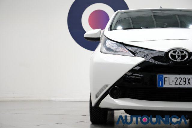 TOYOTA Aygo 1.0 VVT-i 69 CV 5 PORTE X-COOL TSS NEOPATENTATI