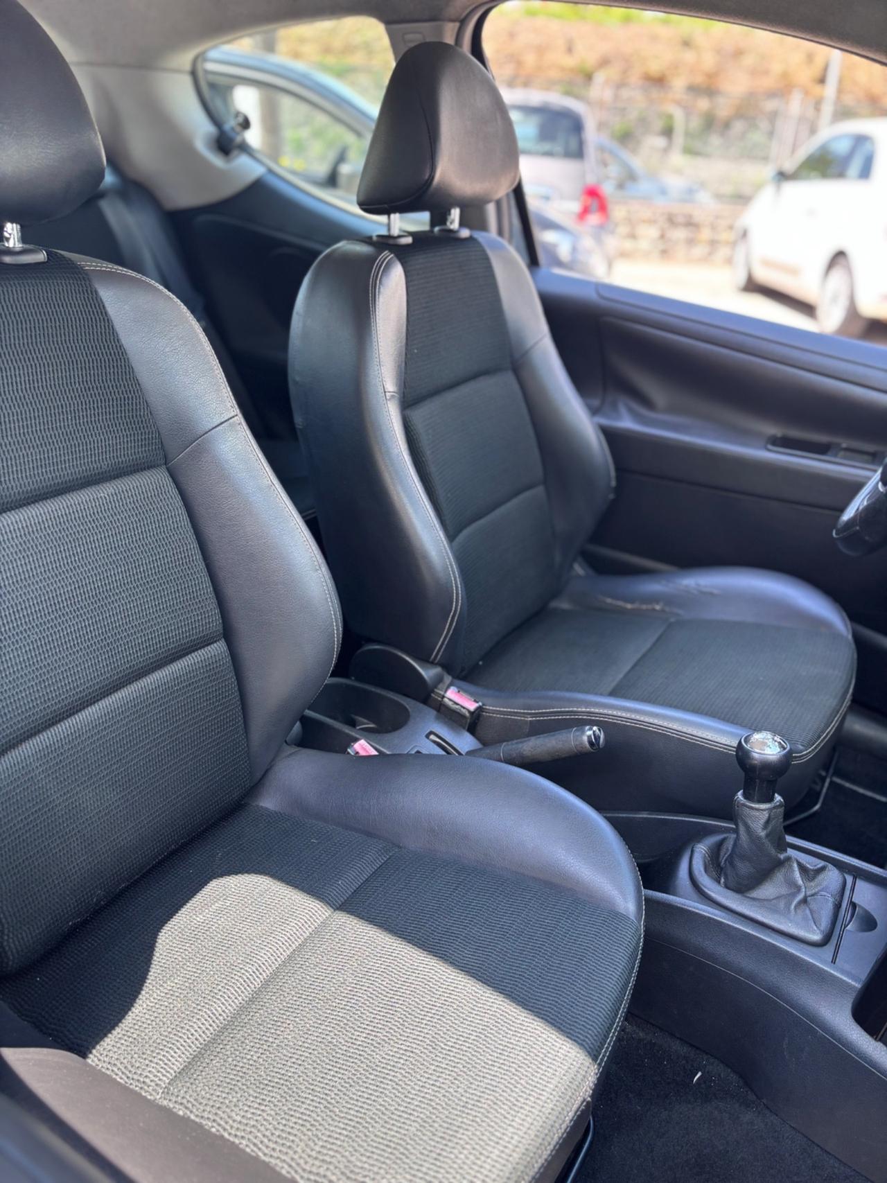 Peugeot 207 1.6 8V HDi 93CV 3p. Active