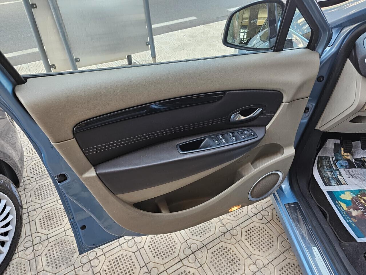 Renault Scenic Scénic X-Mod 1.5 dCi 110CV Confort