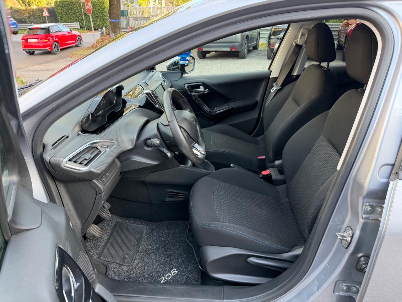 Peugeot 208 PureTech 82 5 porte Allure