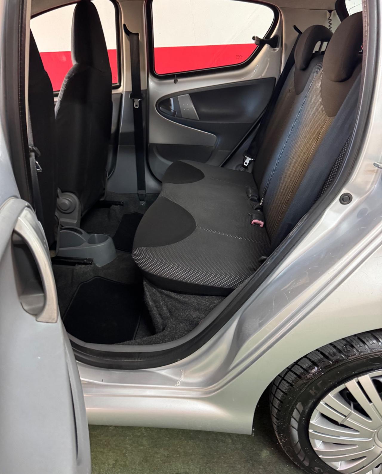 Toyota Aygo 1.0 12V VVT-i 5 porte Sol