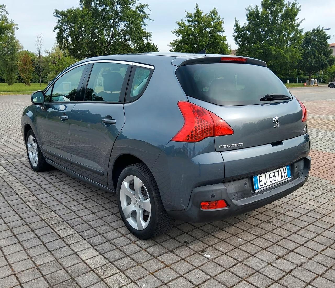 Peugeot 3008 1.6 e-HDi 112CV cambio robotizzato S.&S. Business
