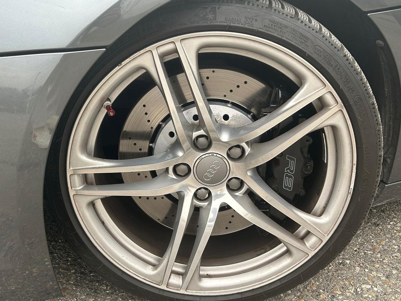 Audi R8 Plus 4.2 FSI #8771