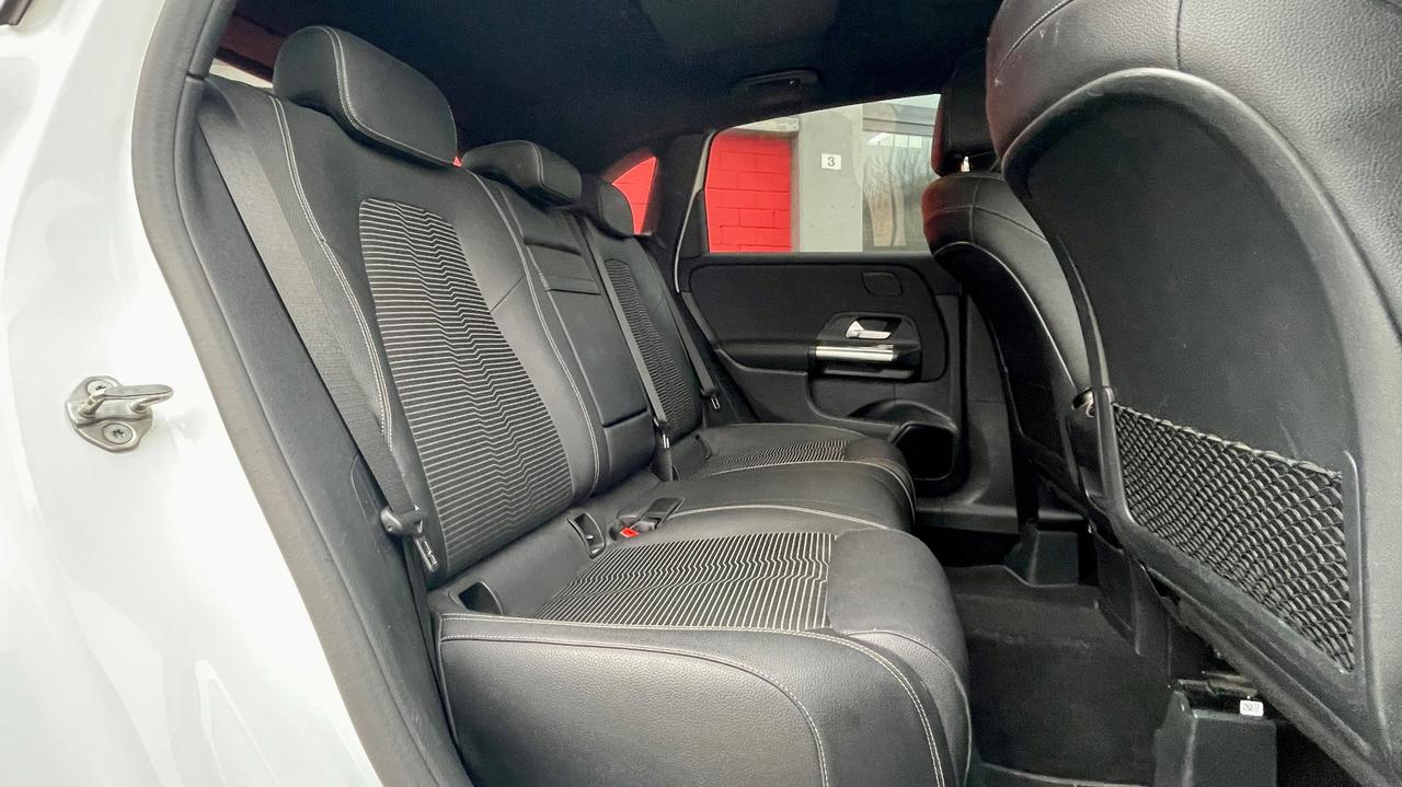 MERCEDES-BENZ CLASSE B 180D PREMIUM 116CV - PELLE, TETTO, VIRTUAL COCKPIT, NEOPATENTATI