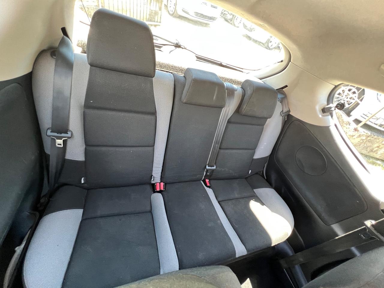 Peugeot 207 1.4 VTi 95CV 3p. ONE Line