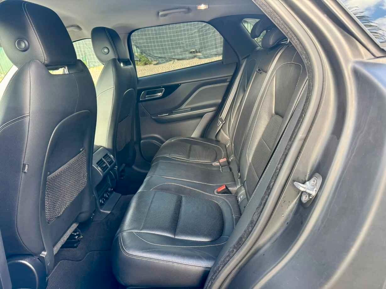 Jaguar F-Pace 2.0 D 180 CV R-Sport