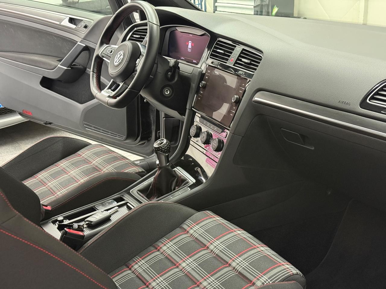 Volkswagen Golf GTI Performance 2.0 245 CV TSI 3p. BMT