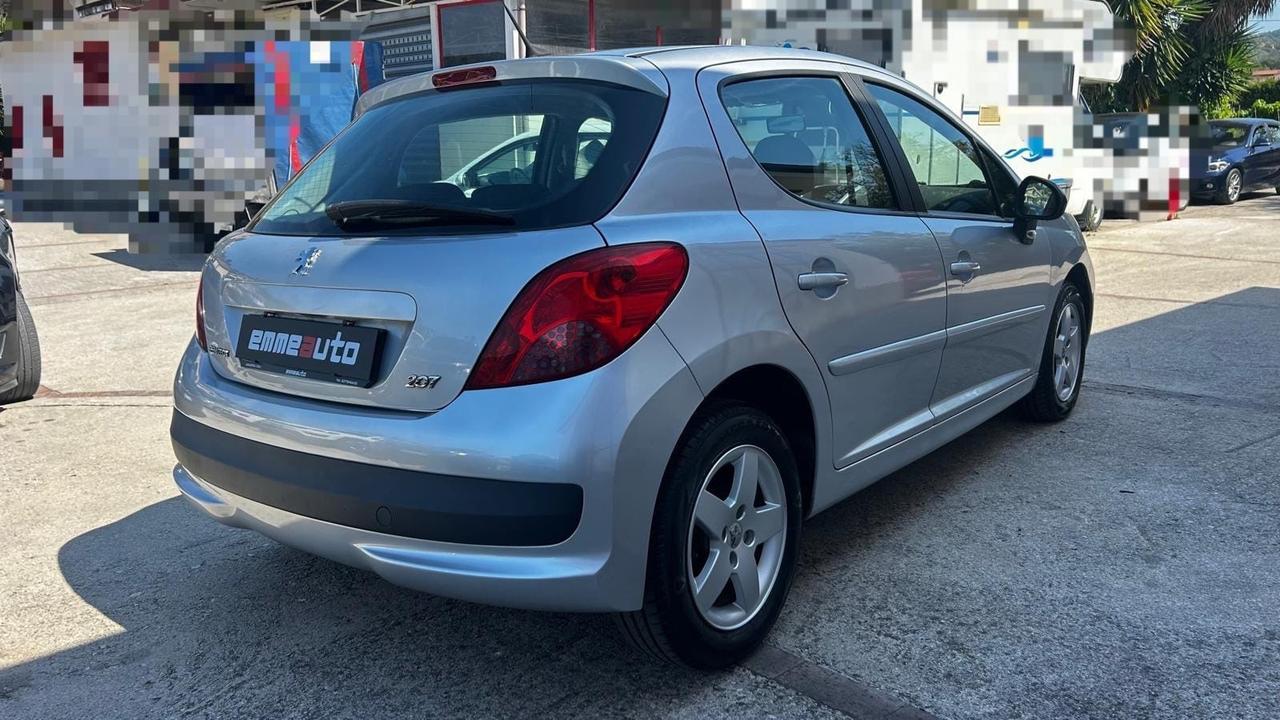 Peugeot 207 1.4 HDi 70cv 93.000km