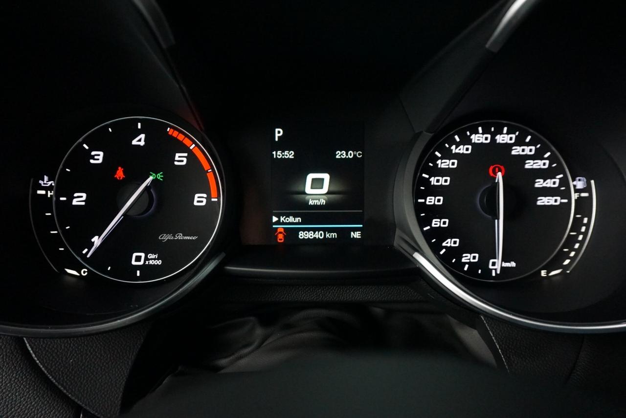 Alfa Romeo Giulia 2.2 Turbodiesel 150 CV AT8