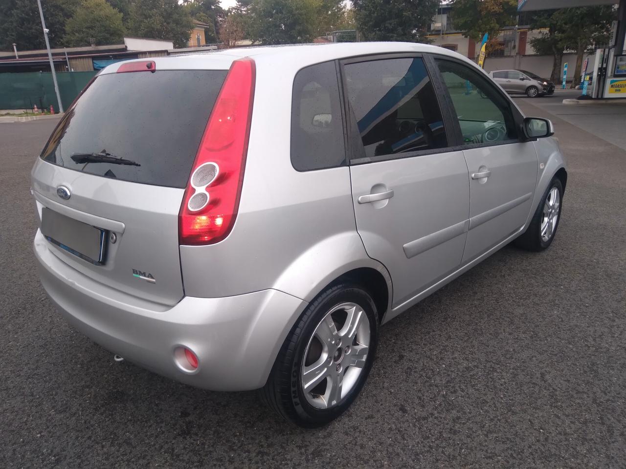 Ford Fiesta 1.2 16V 75cv 5p titanium