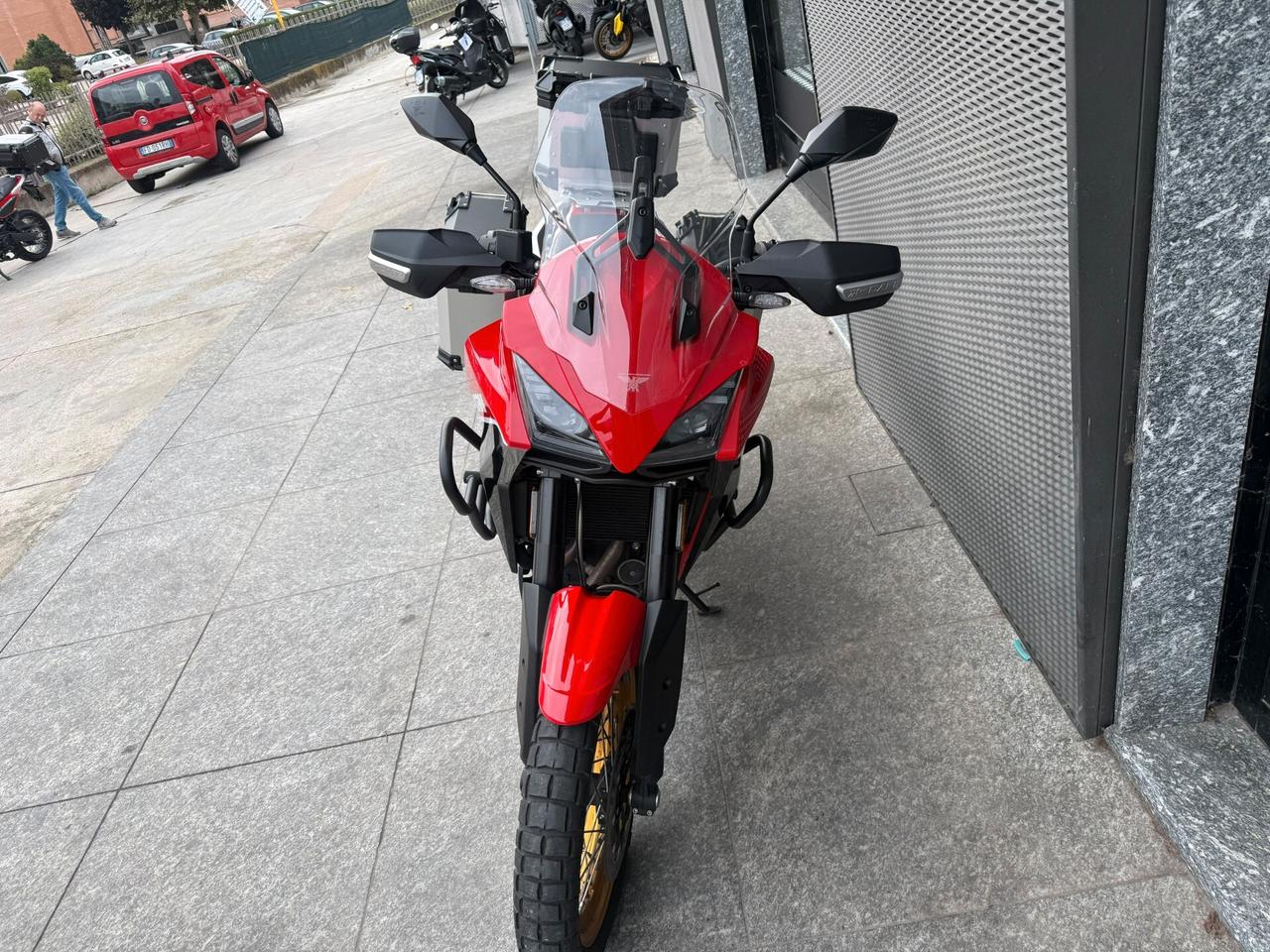 Moto Morini X-Cape 649 gold