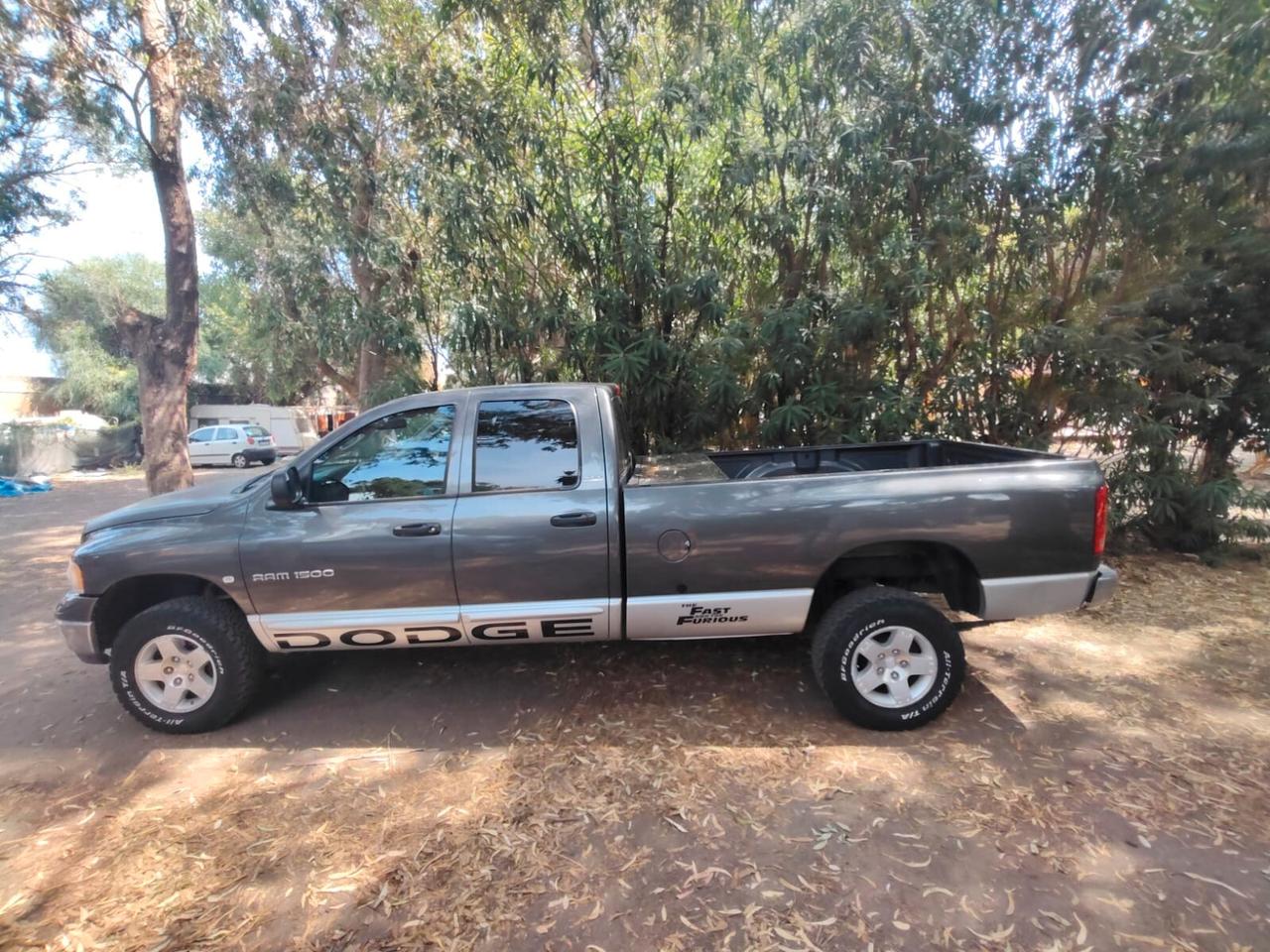 Dodge RAM SLT Long Cab