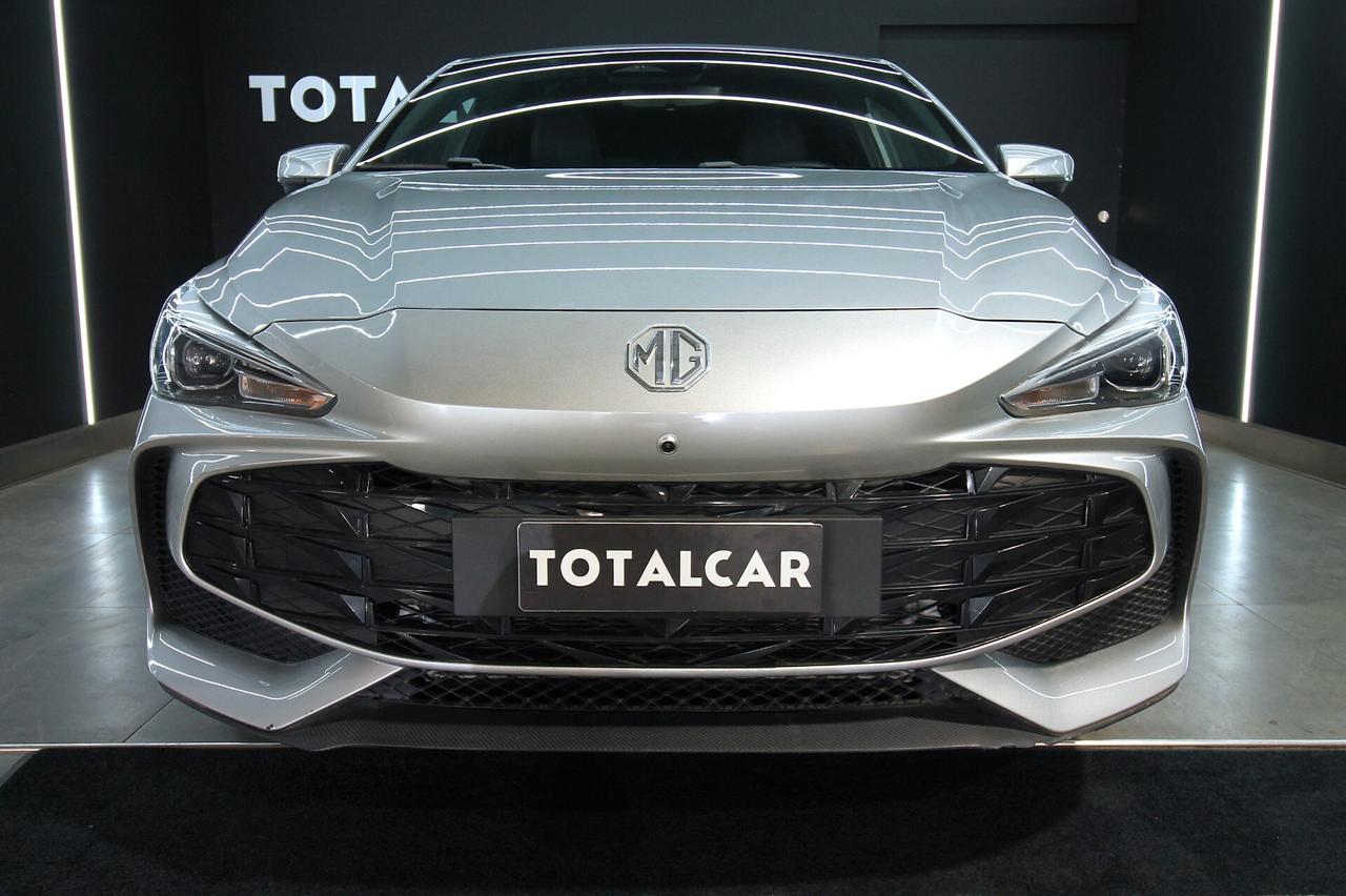 MG 3 1.5 102 CV HYBRID + LUXURY