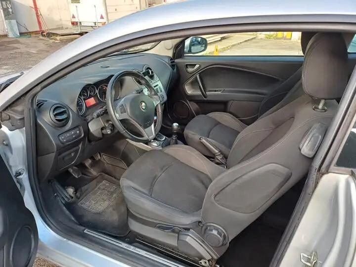 Alfa Romeo MiTo 1.3 JTDm-2 Distinctive Sport Pack