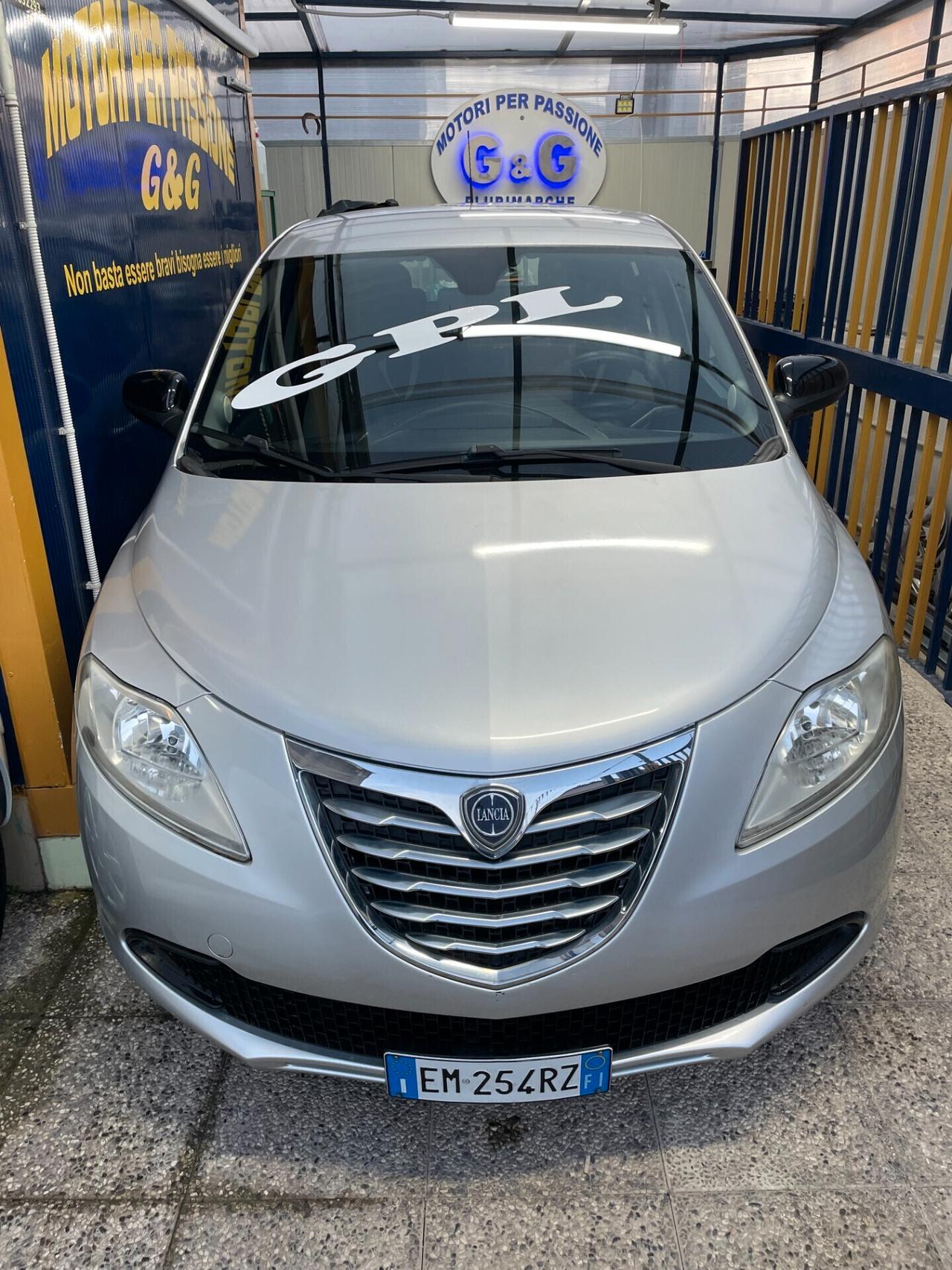 Lancia Ypsilon 1.2 69 CV 5 porte GPL Ecochic Silver