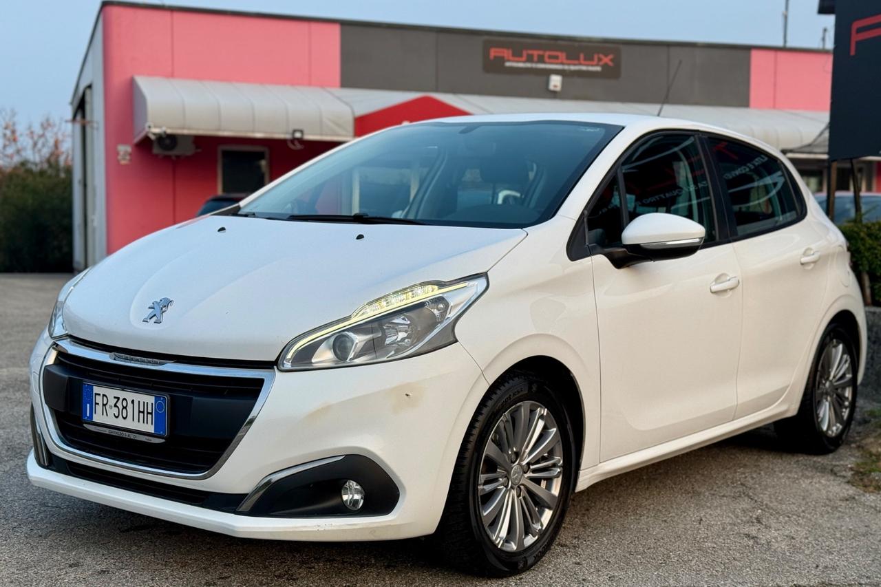 Peugeot 208 1.2i Benzina 82CV 5PT NEOPATENTATI 117.000KM