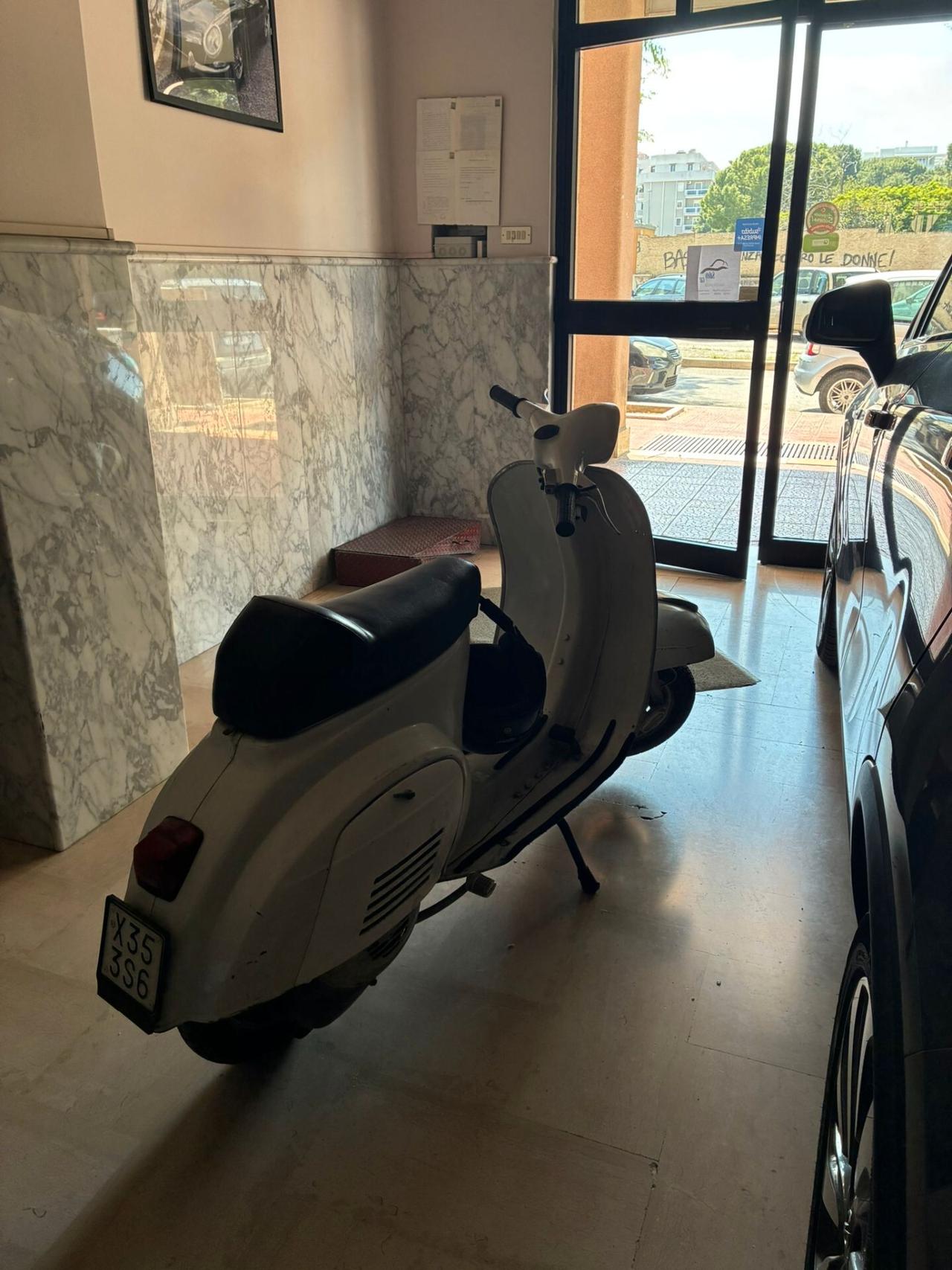 Piaggio Vespa 50 Special faro tondo -1964