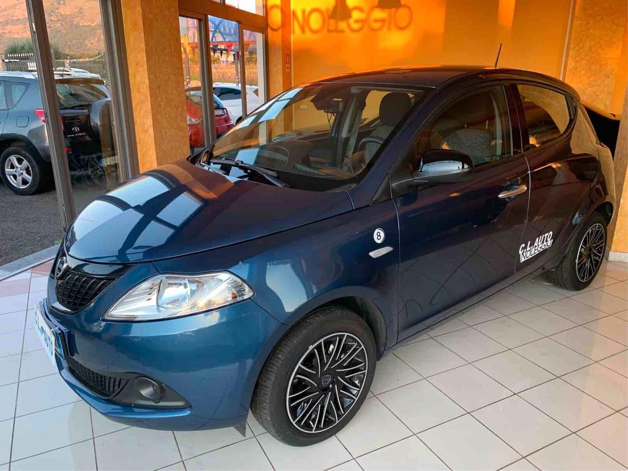 Lancia Ypsilon 1.0 Hybrid
