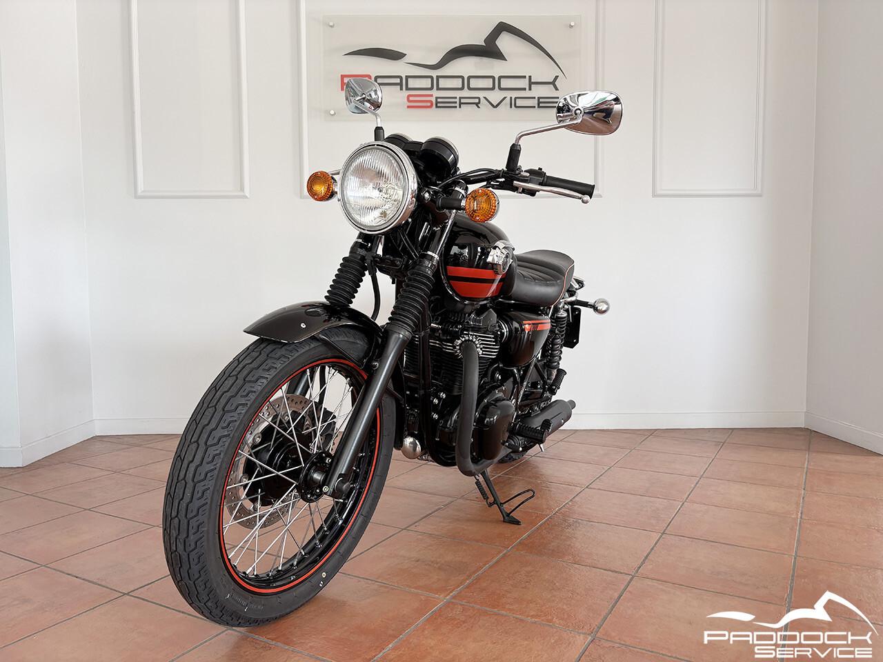 Kawasaki W 800 Special Edition Candy Cardinal Red
