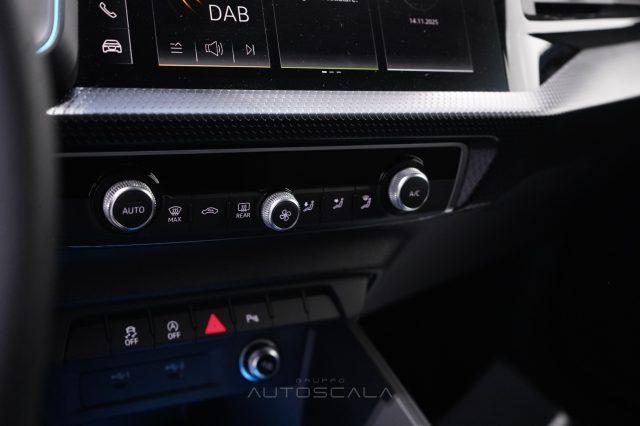 AUDI A1 allstreet 30 TFSI S-Tronic Identity Contrast