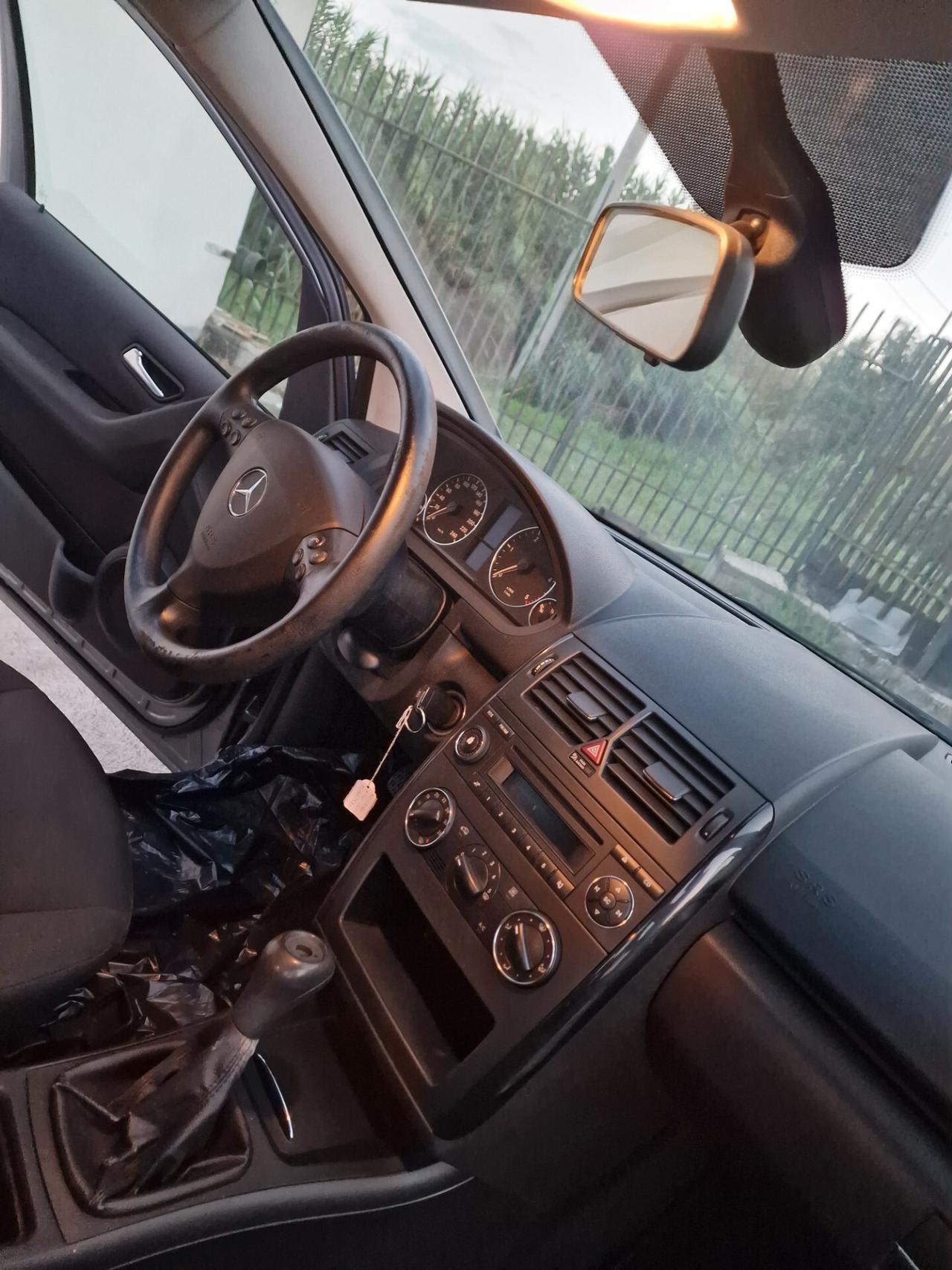 Mercedes A 160 CDI BlueEFFICIENCY Executive "neopatentati"