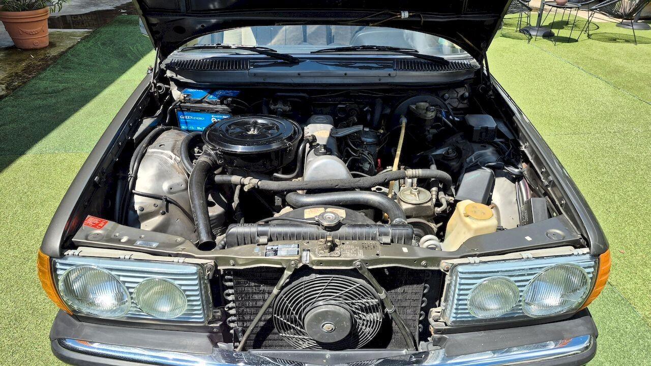 Mercedes-Benz 240 D Berlina W123 - 1980