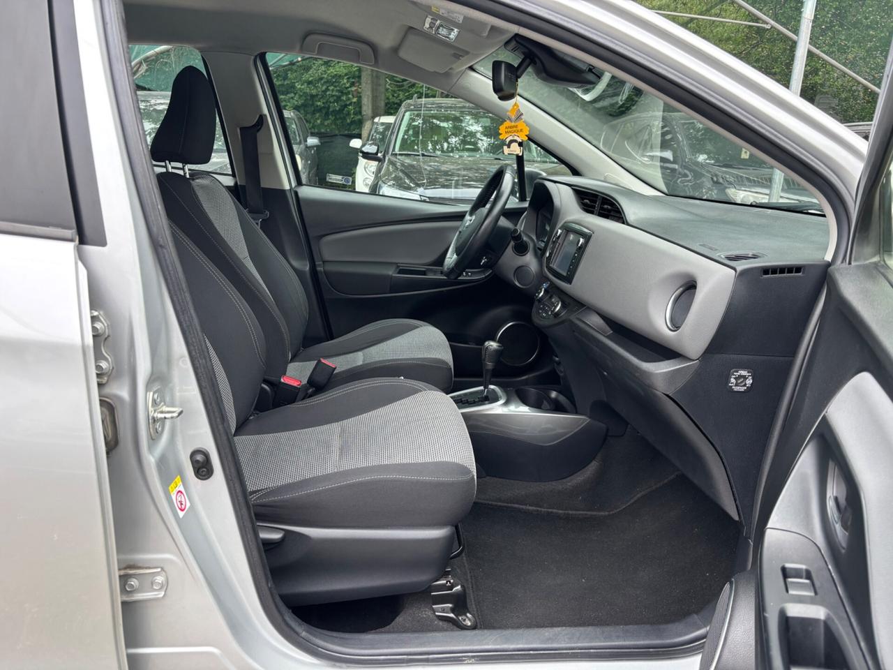 Toyota Yaris 1.5 Hybrid 5 porte Style OK NEOPATENTATI