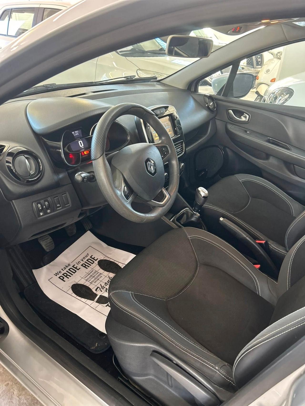 Renault Clio 1.2 75CV -2016 SOLO 92.000KM