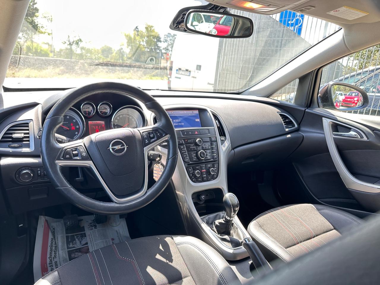 Opel Astra Sports Tourer 110th-2012