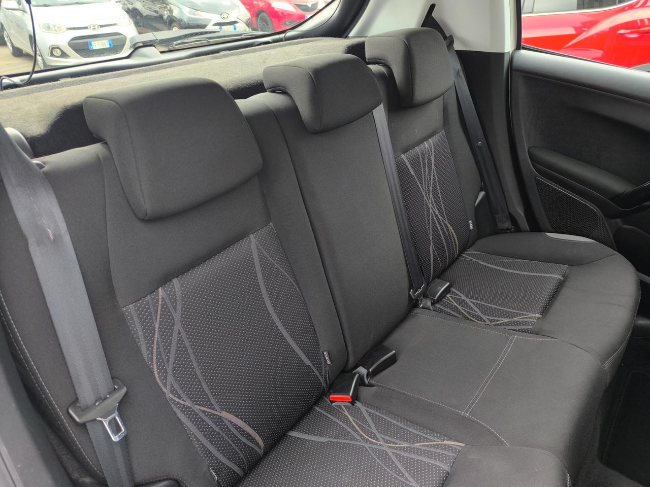 Peugeot 208 1.4 HDi 68 CV 5 porte Allure