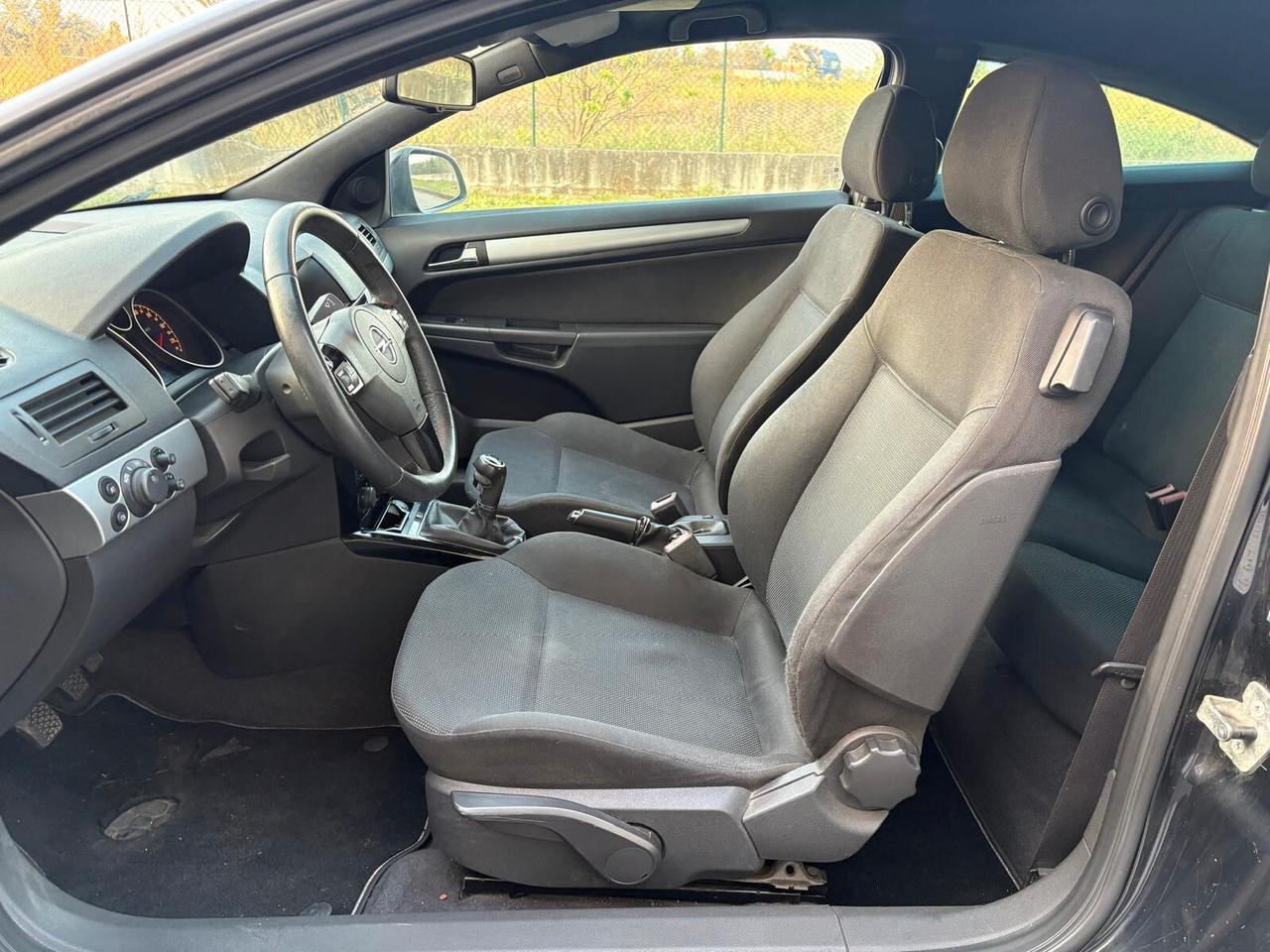 Opel Astra GTC 1.7 CDTI 110CV 3 porte