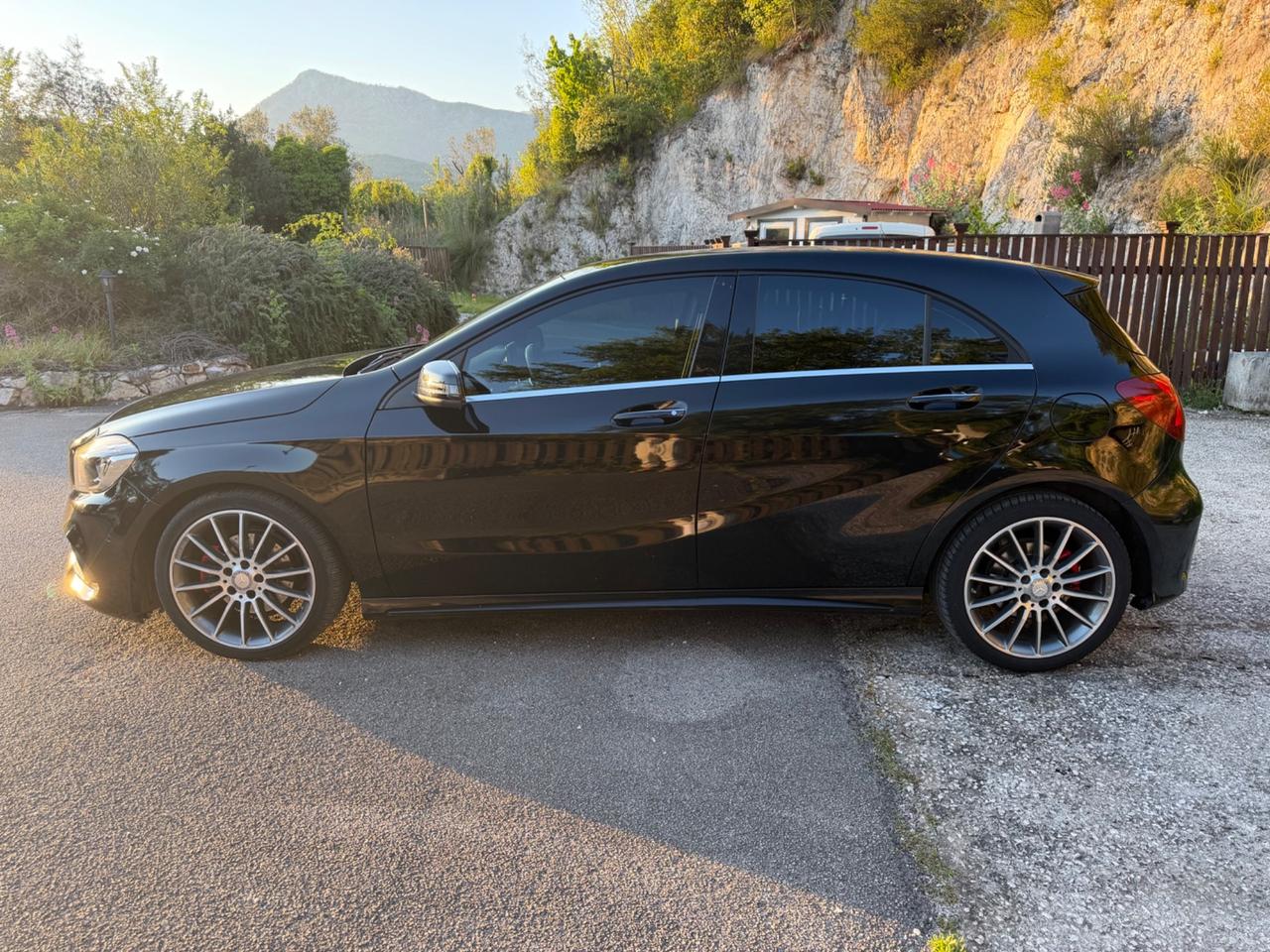 Mercedes-benz A 200 d Premium. AMG