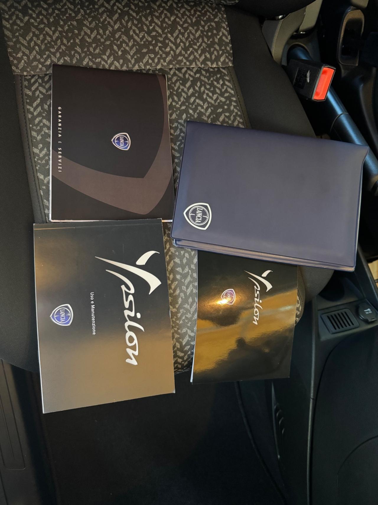 Lancia Ypsilon 1.2 69 CV 5 porte S&S Gold