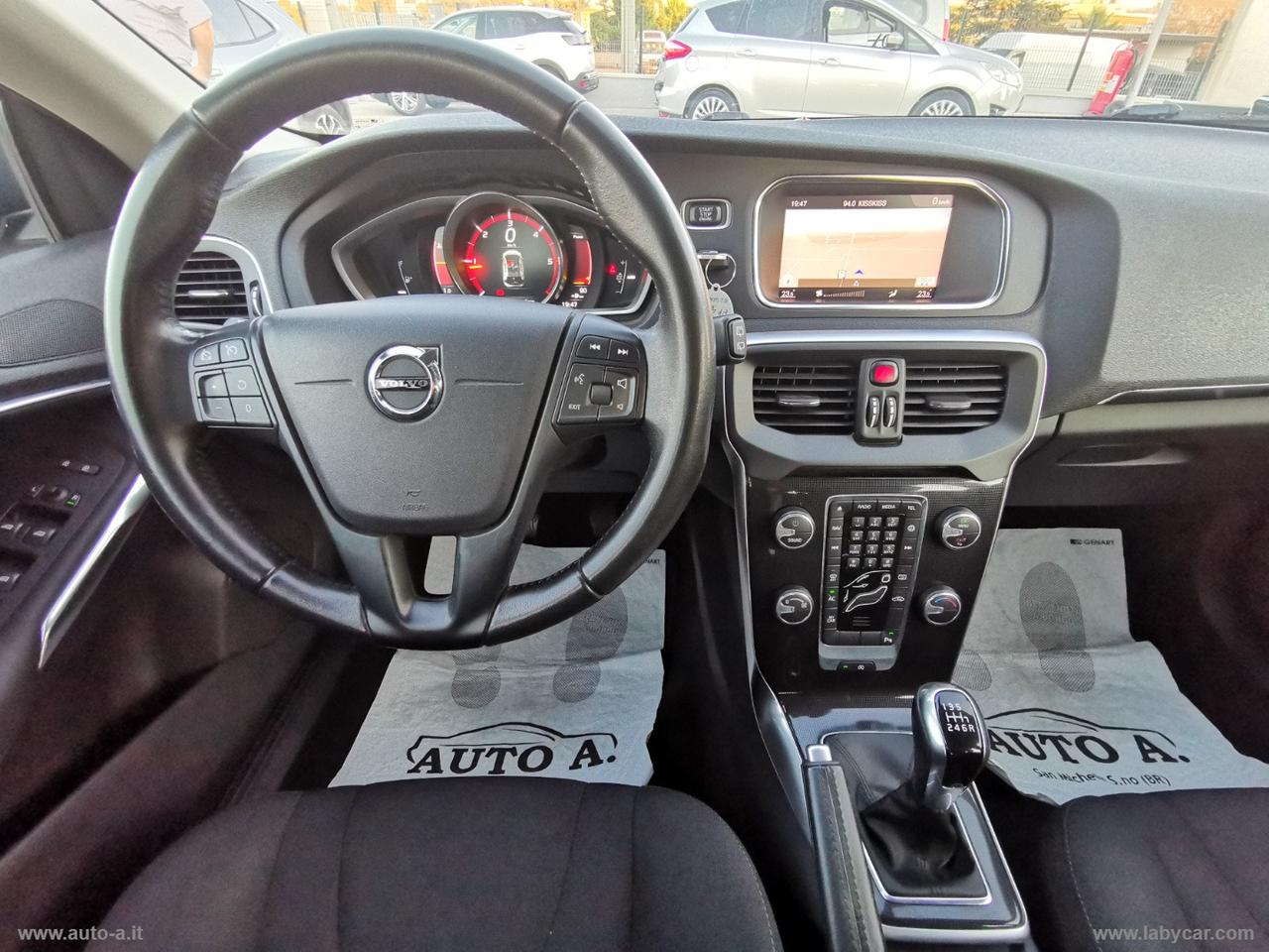 VOLVO V40 D2 Kinetic